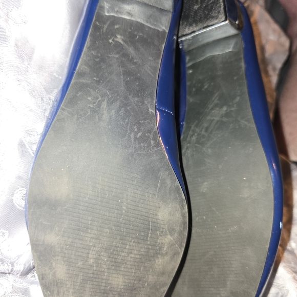 Classique blue pumps size 9M - Picture 8 of 8